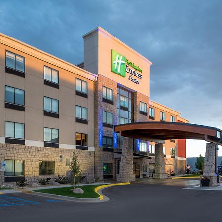 Holiday Inn Express Hotel & Suites Bismarck By Ihg Esterno foto