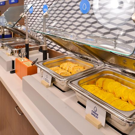 Holiday Inn Express Hotel & Suites Bismarck By Ihg Esterno foto