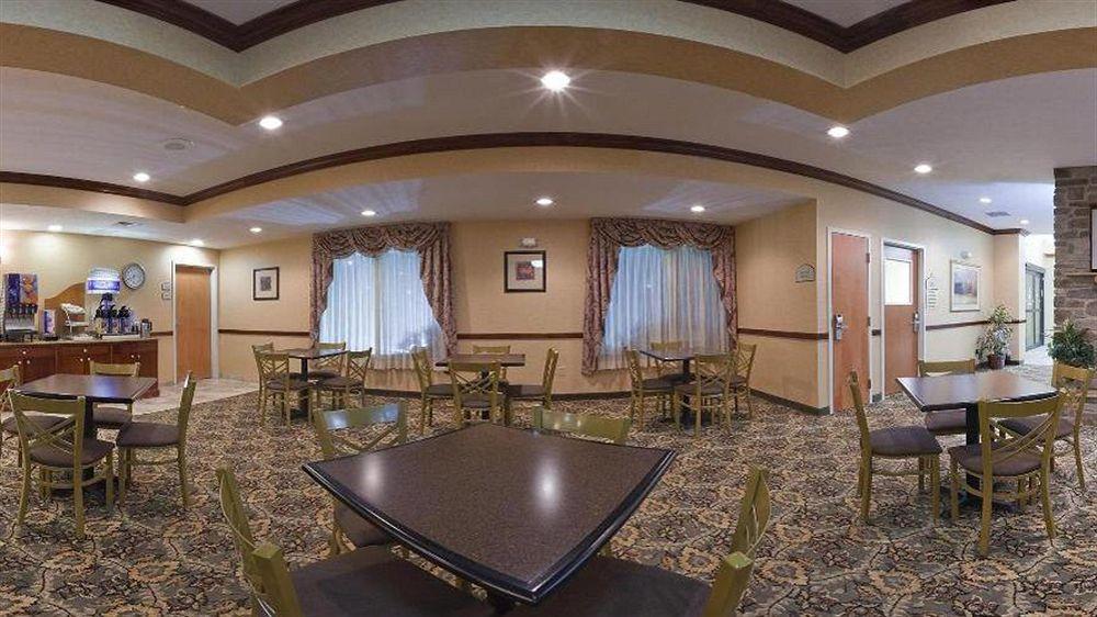 Holiday Inn Express Hotel & Suites Bismarck By Ihg Esterno foto