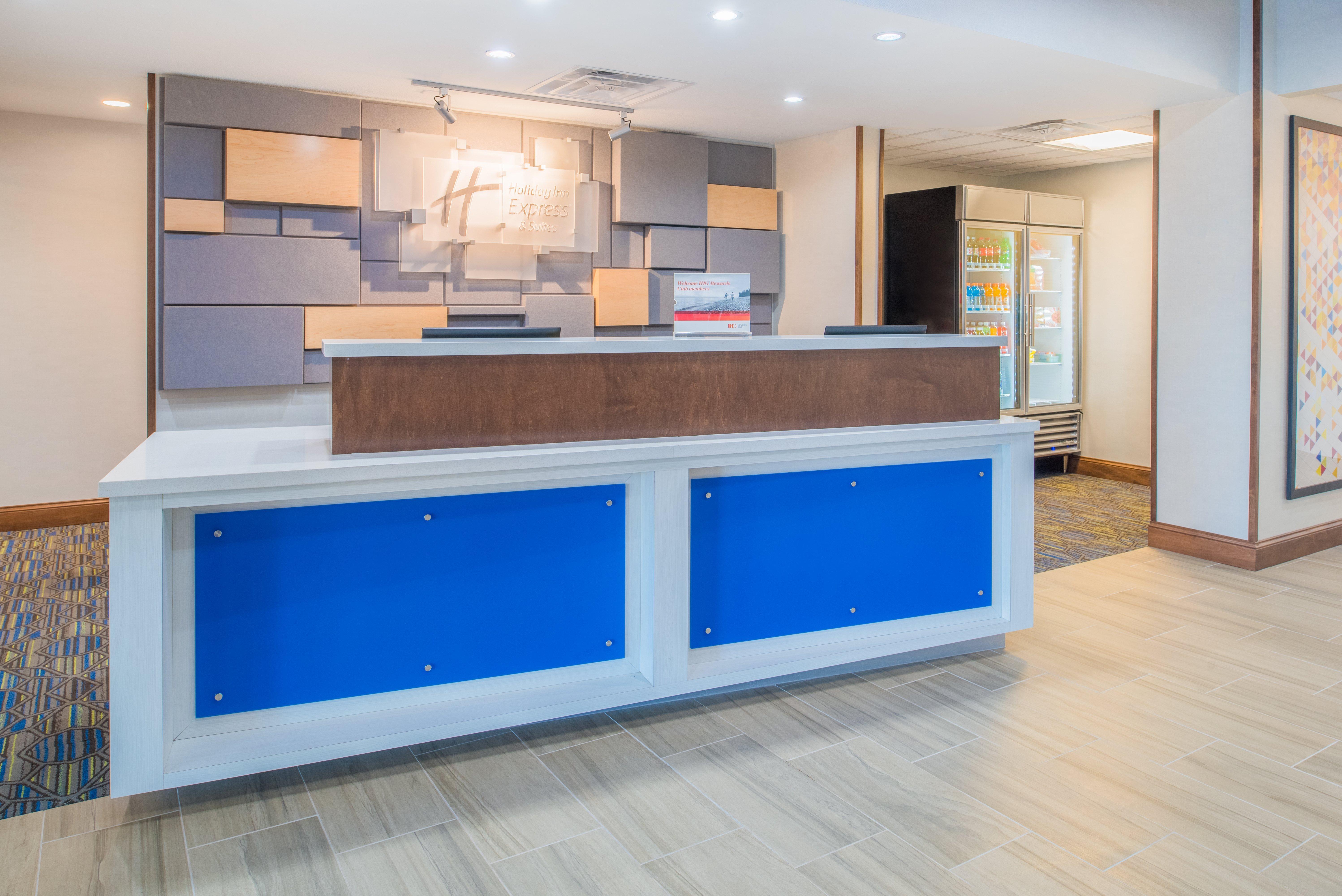 Holiday Inn Express Hotel & Suites Bismarck By Ihg Esterno foto
