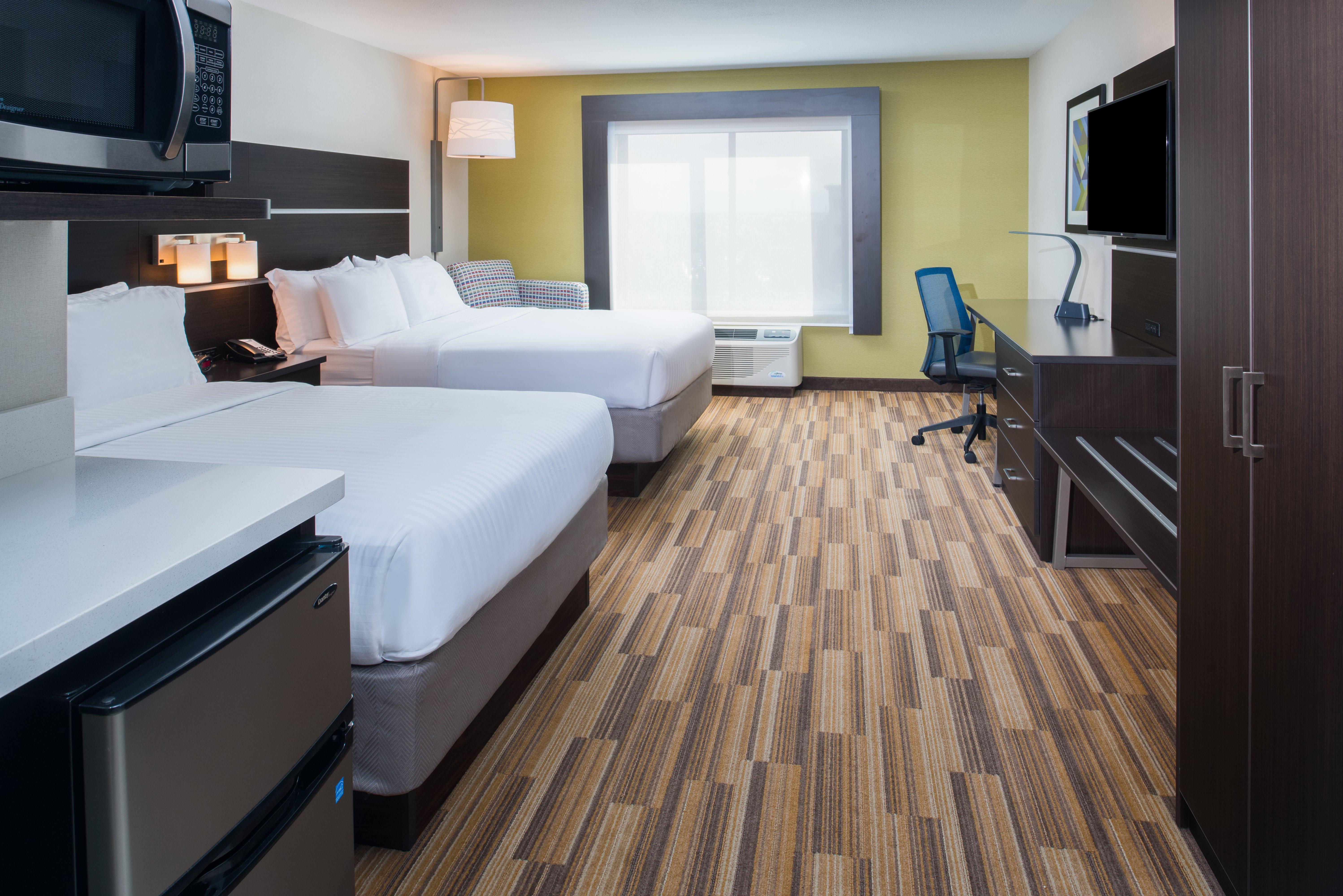 Holiday Inn Express Hotel & Suites Bismarck By Ihg Esterno foto