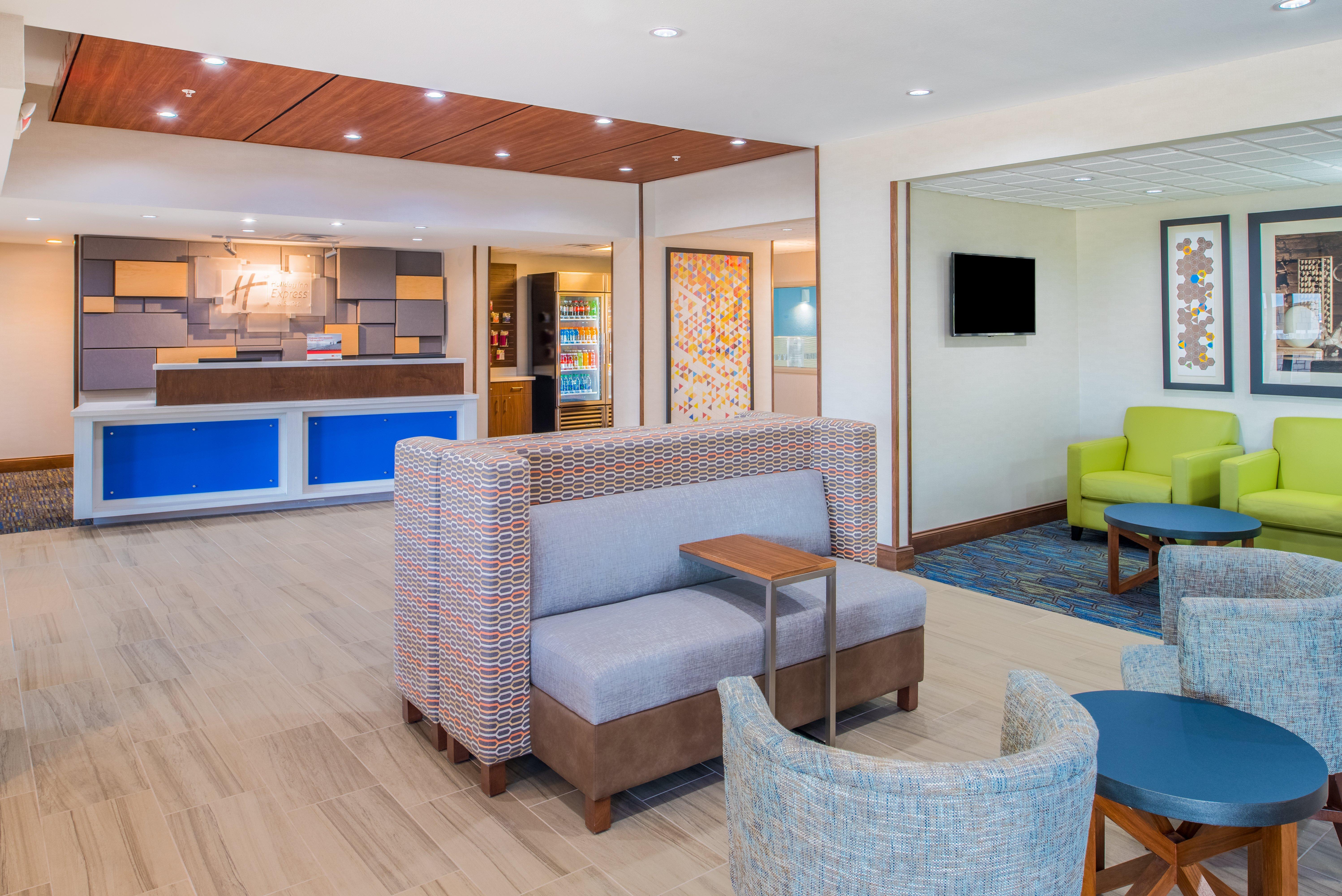 Holiday Inn Express Hotel & Suites Bismarck By Ihg Esterno foto