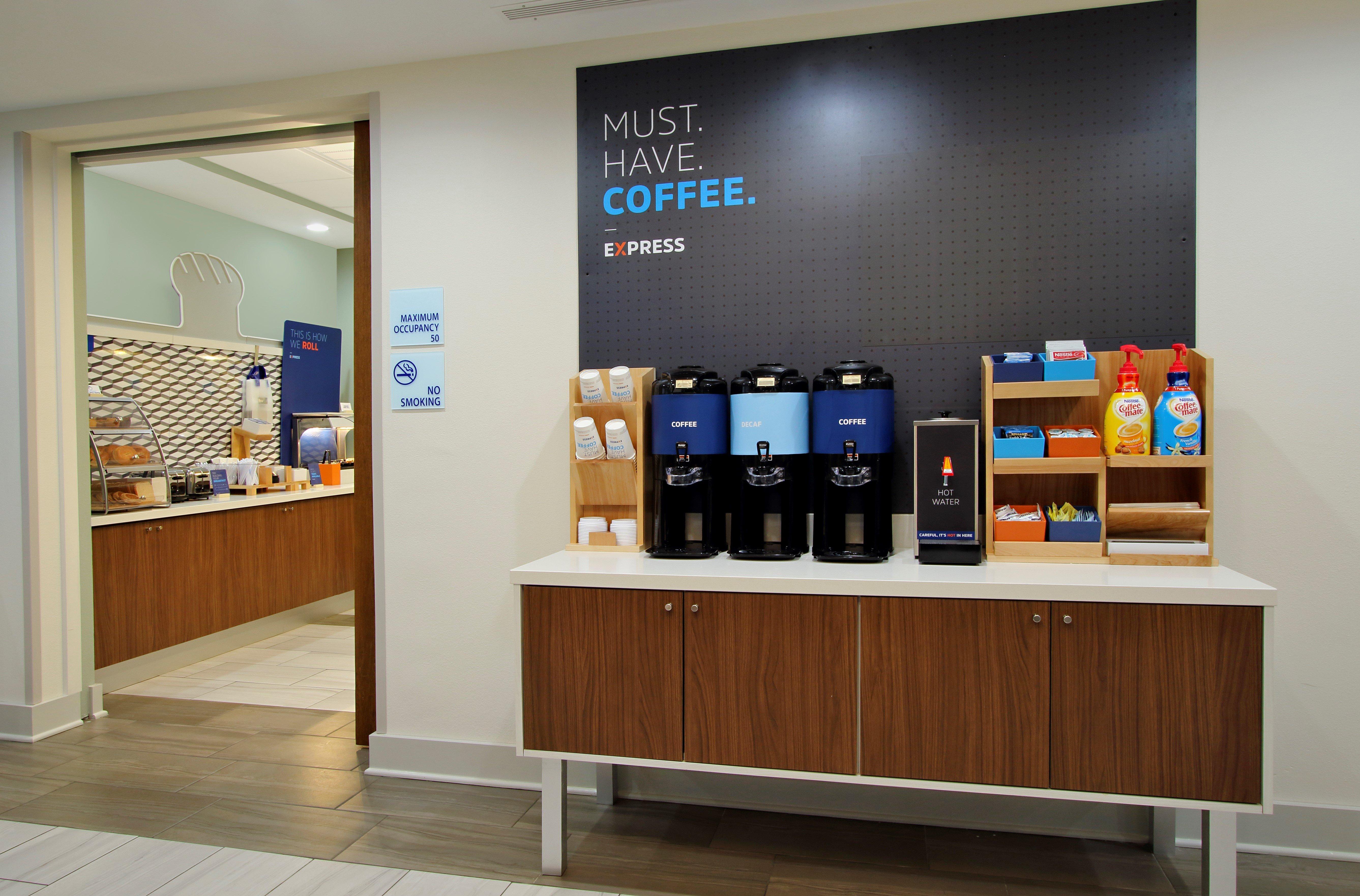 Holiday Inn Express Hotel & Suites Bismarck By Ihg Esterno foto