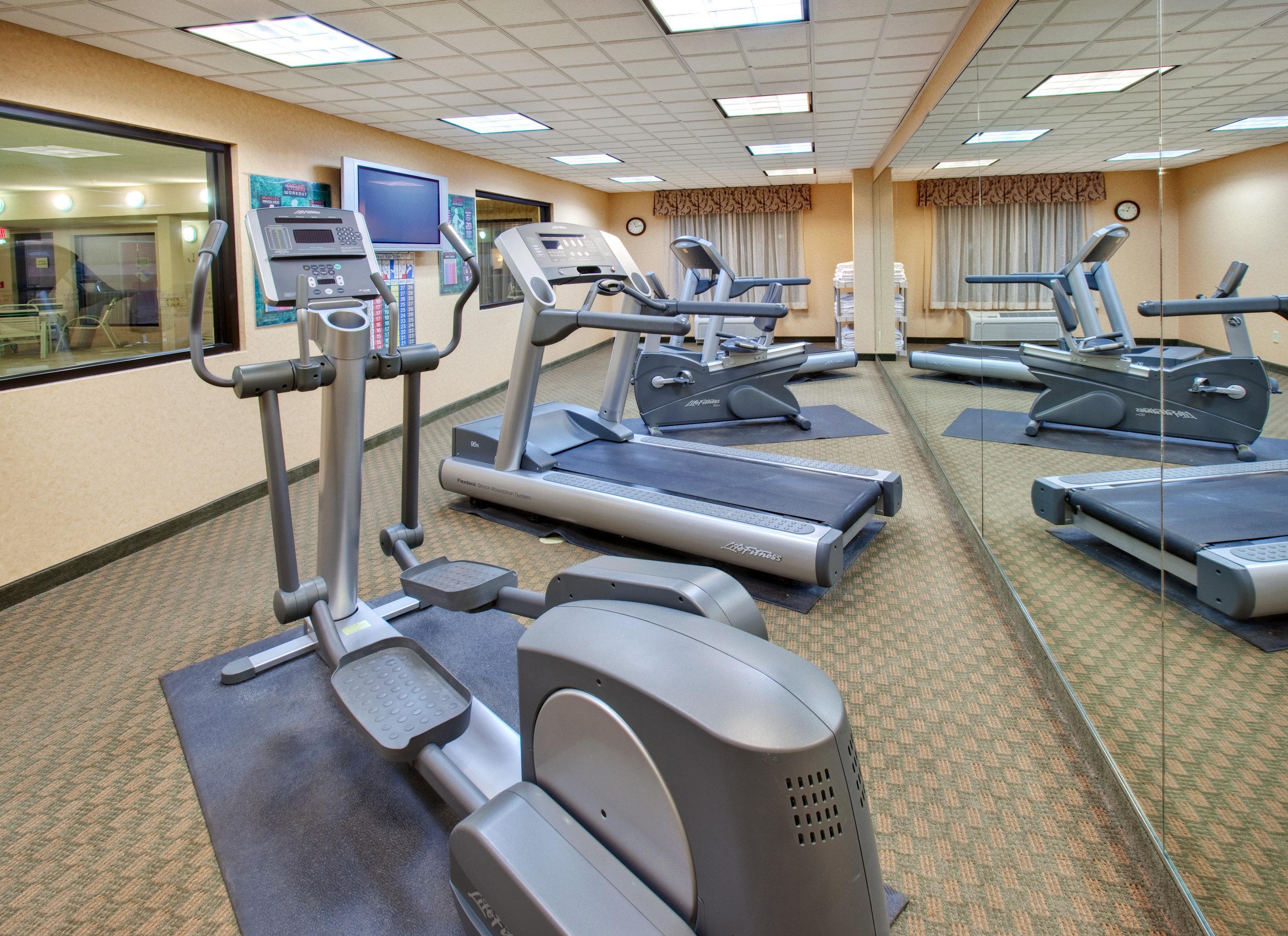 Holiday Inn Express Hotel & Suites Bismarck By Ihg Esterno foto