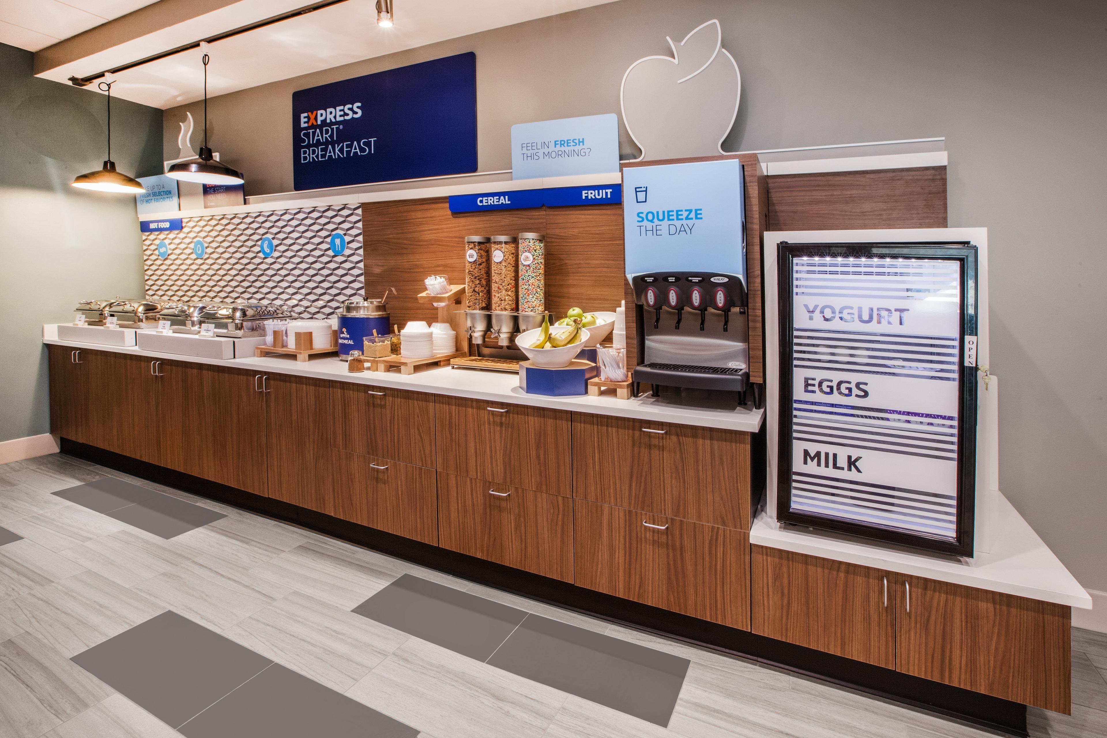 Holiday Inn Express Hotel & Suites Bismarck By Ihg Esterno foto