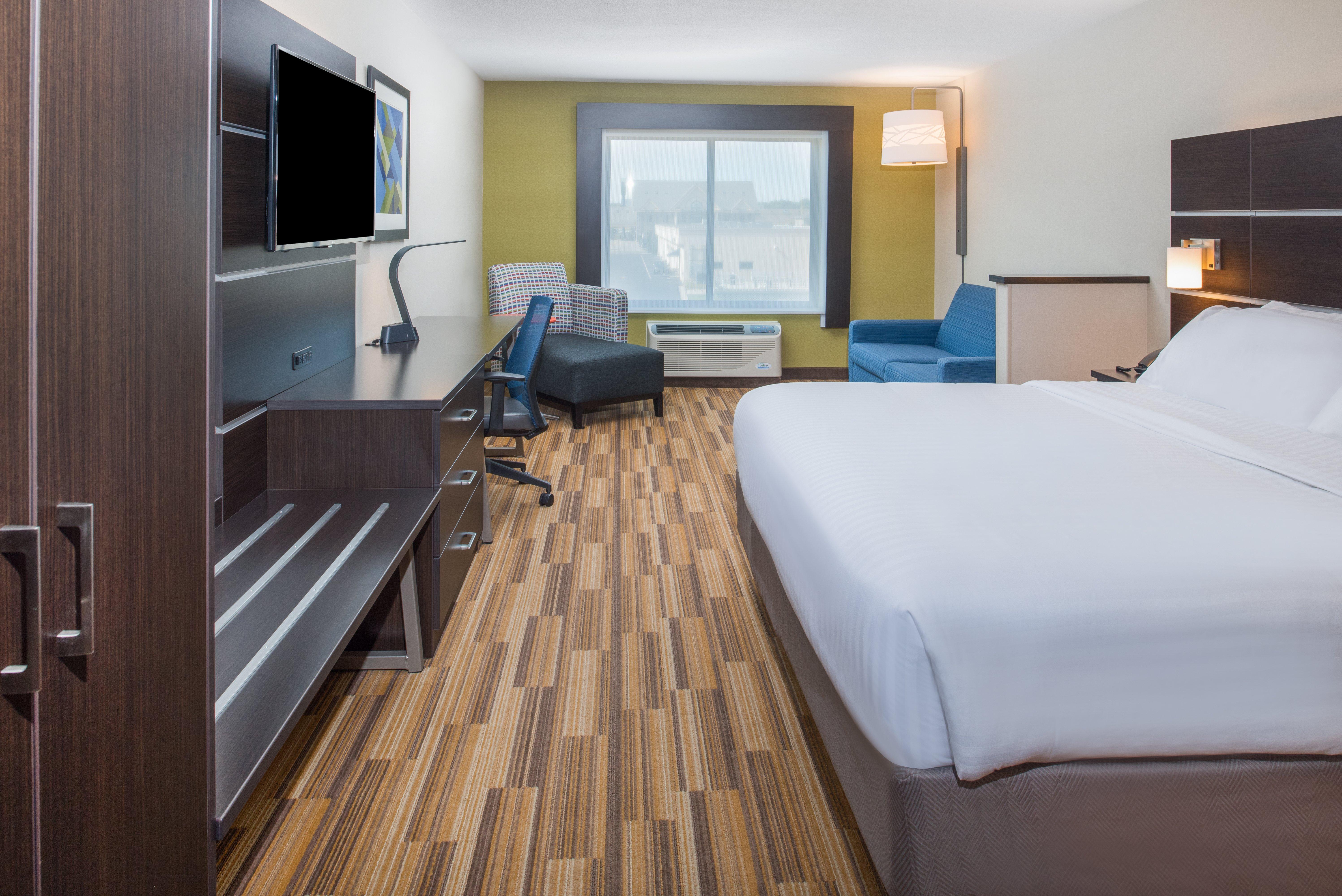 Holiday Inn Express Hotel & Suites Bismarck By Ihg Esterno foto