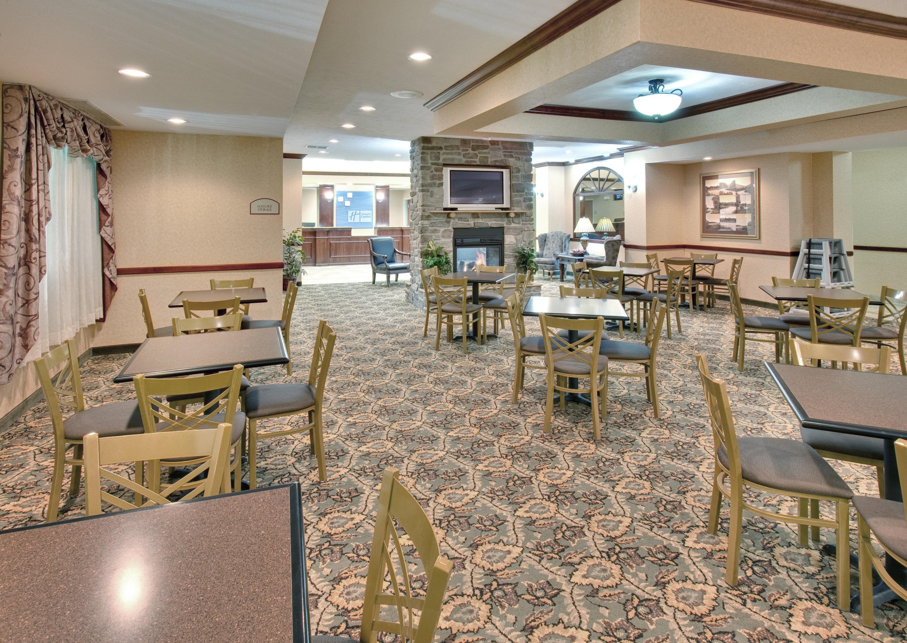 Holiday Inn Express Hotel & Suites Bismarck By Ihg Esterno foto