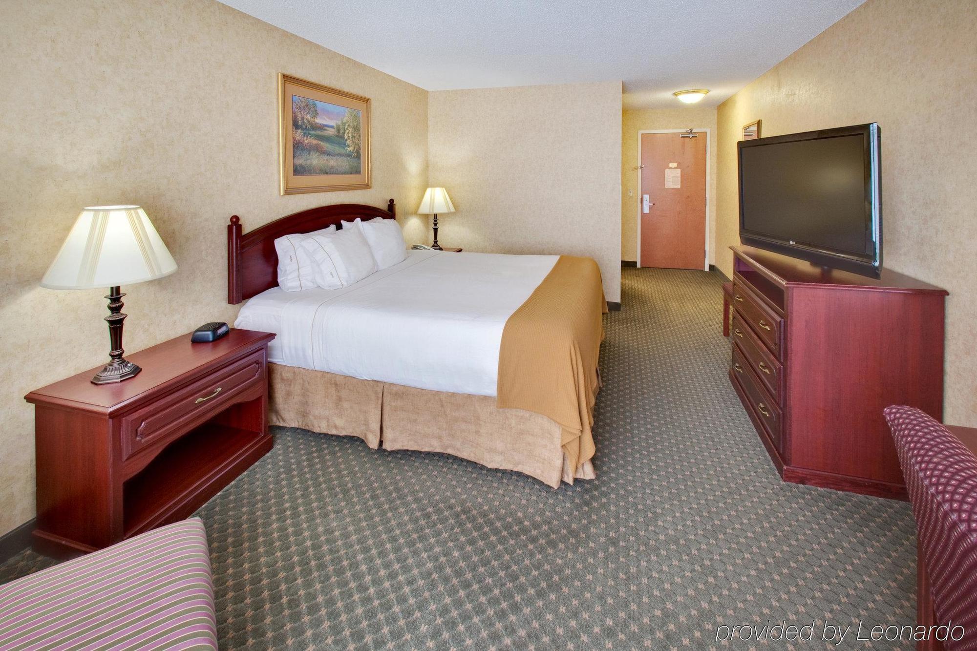 Holiday Inn Express Hotel & Suites Bismarck By Ihg Camera foto