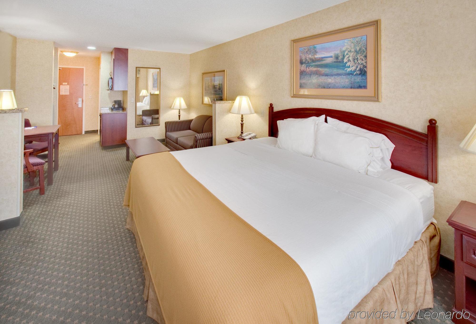 Holiday Inn Express Hotel & Suites Bismarck By Ihg Camera foto